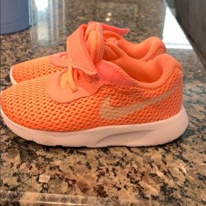 Toddler Nike’s mint condition
